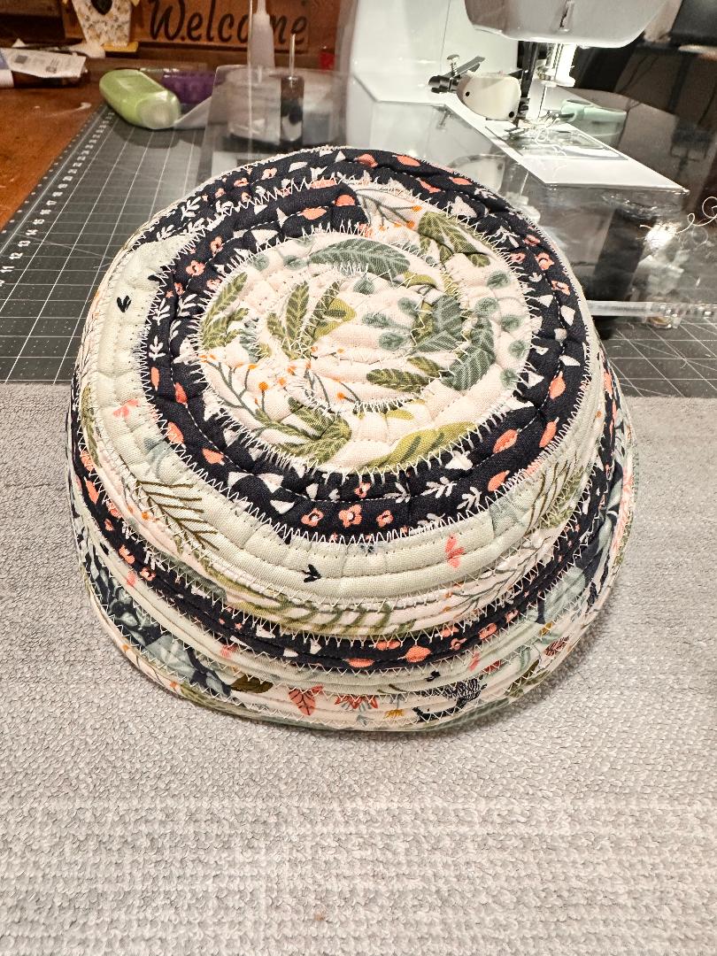 Jelly roll rope bowl