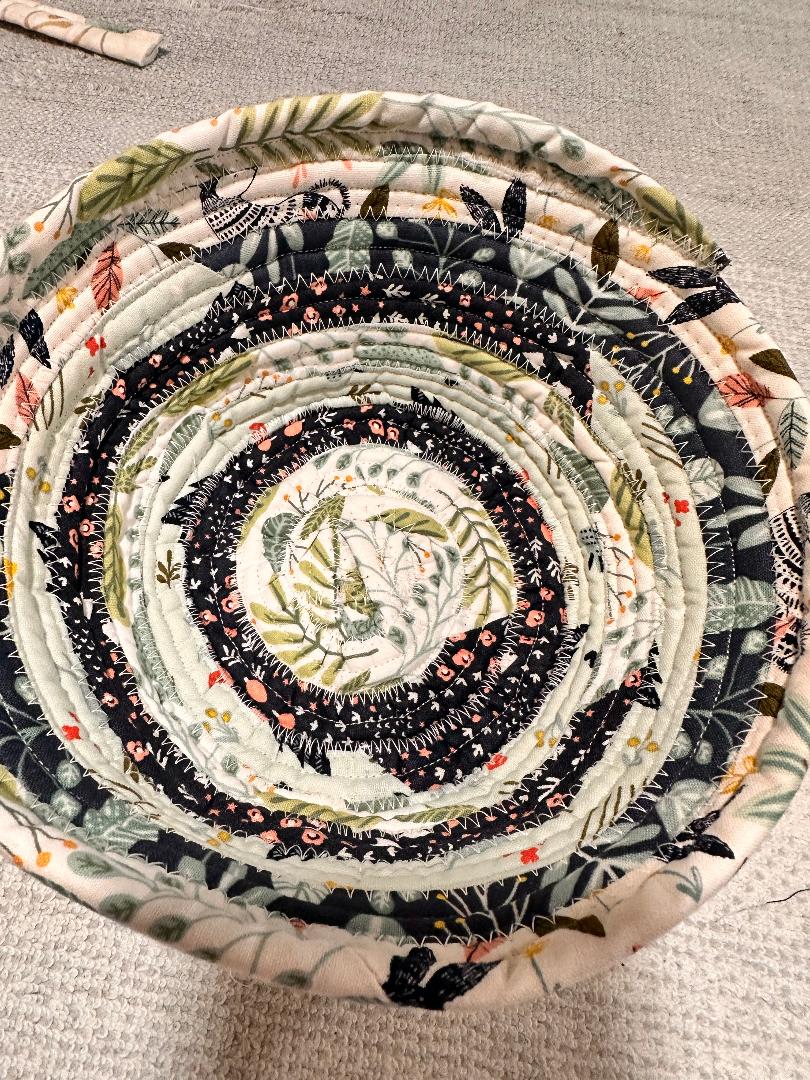 Jelly roll rope bowl