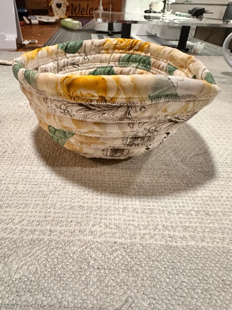 Jelly roll rope bowl